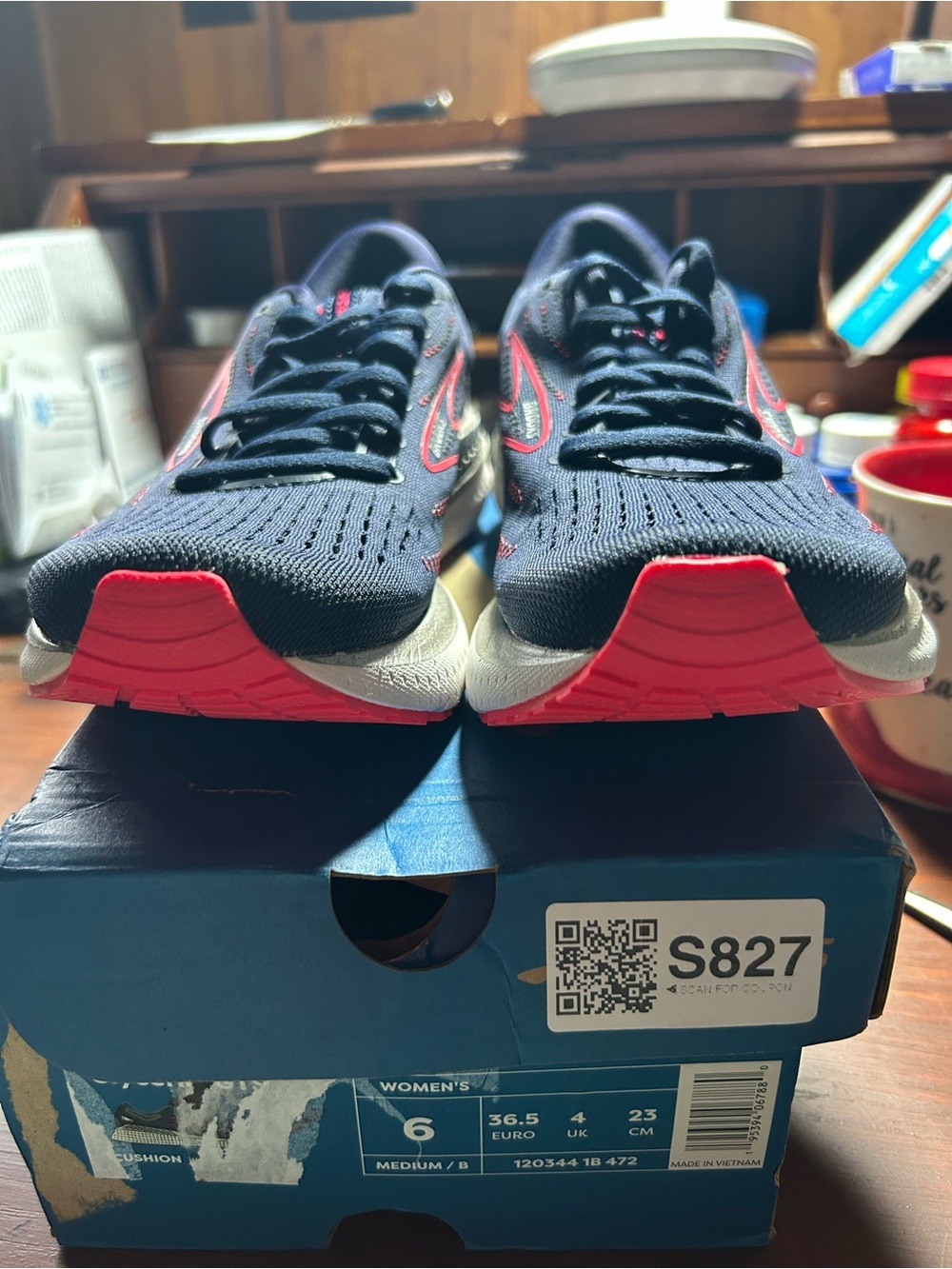 Women's Brooks Glycerin GTS Navy and Red Running Sneakers